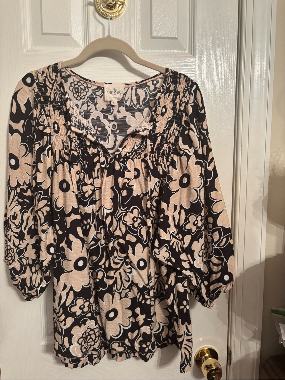 Umgee Black and Cream Floral Smocked Tunic